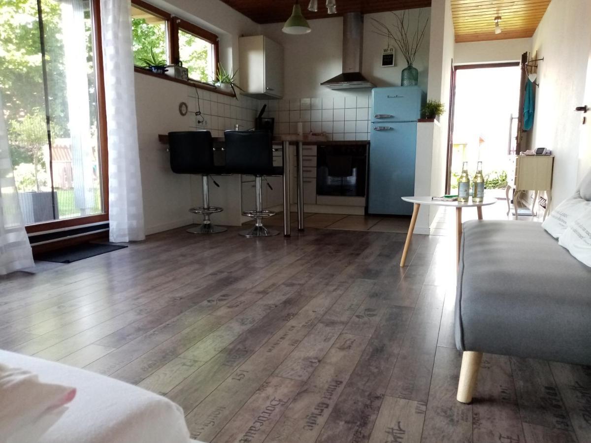Schoene Einzimmer Wohnung Zwischen Bodensee Und Allgaeu Neukirch  Exteriör bild